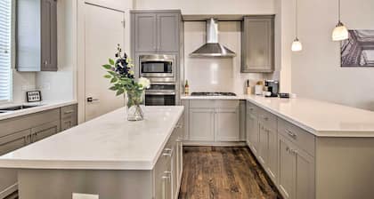 3-story Home Near Museums, Nightlife & Downtown!