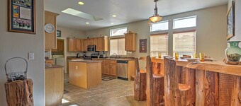 Beautiful Kanab Home w/ Yard - Walk to Restaurants