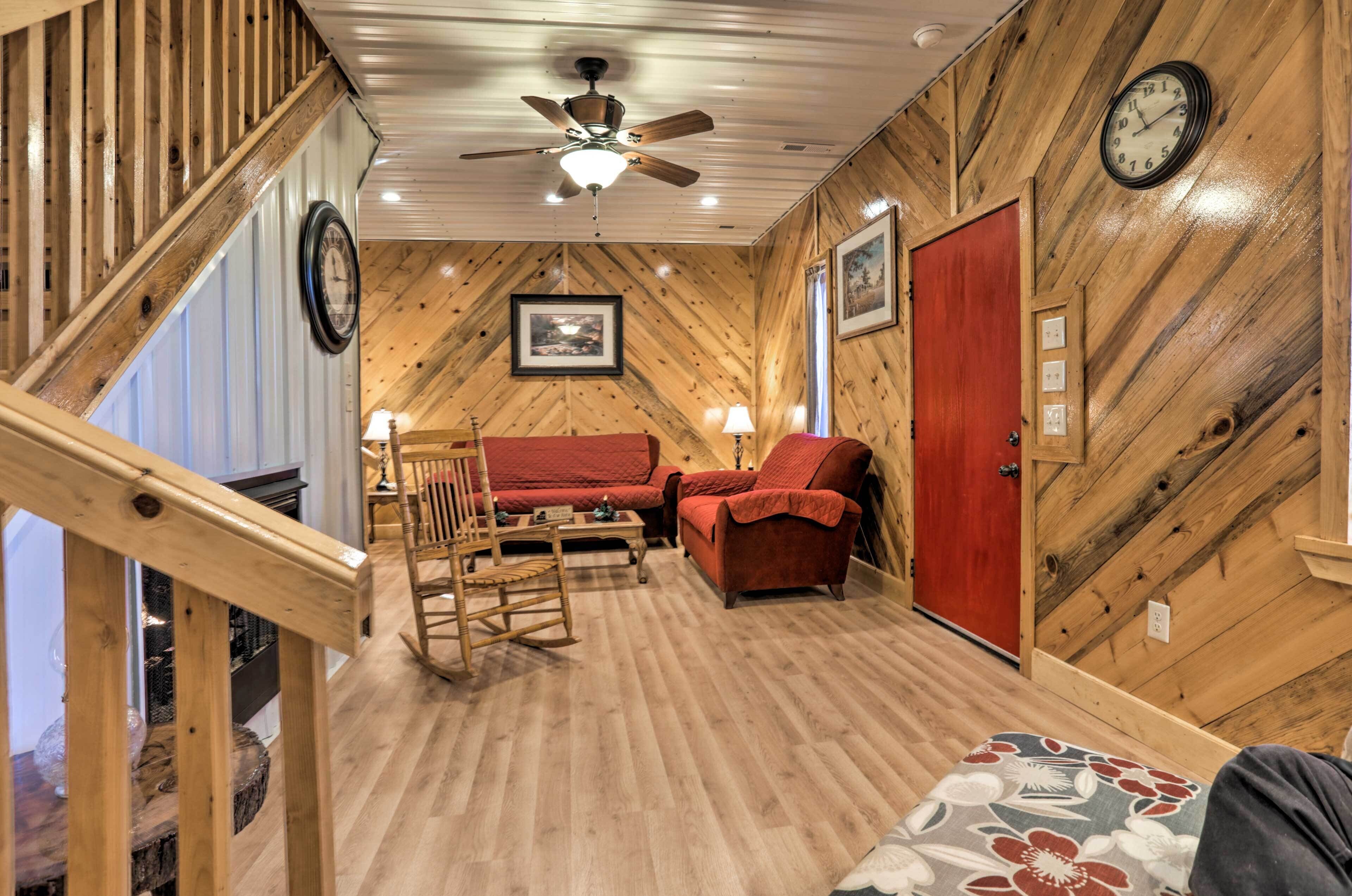 Beattyville Cabin w/ Decks By the Red River Gorge!