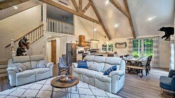 House (4 Bedrooms) | Interior