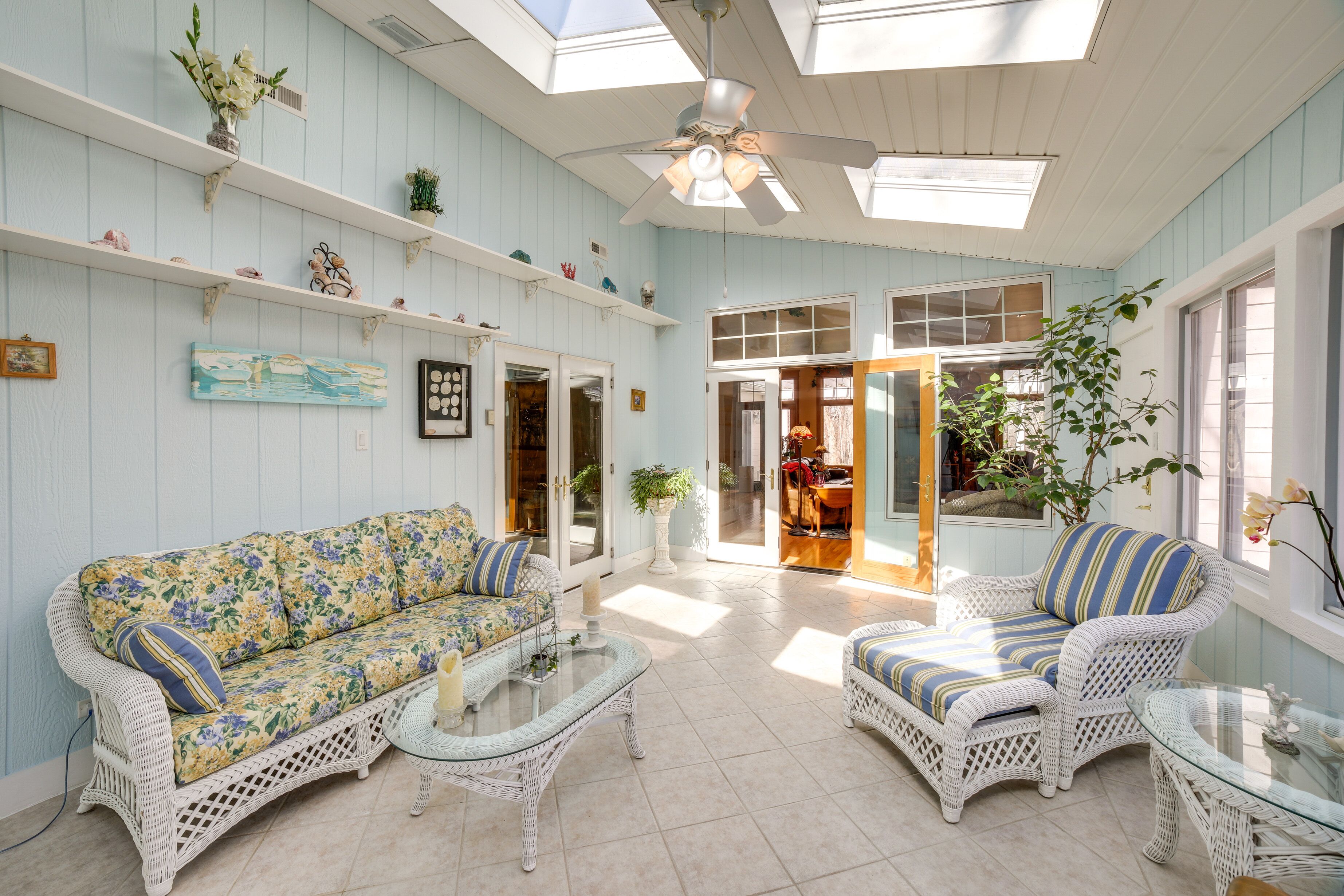 Charming Crete Home With Hot Tub, Deck & Fire Pit