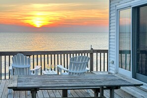 Cottage (3 Bedrooms) | Interior - Delaware Bay & Sunset Views: Cape May Cottage (Cape May Court House)