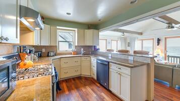 Cottage (3 Bedrooms) | Interior