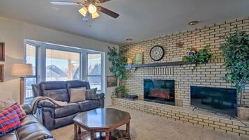 House (5 Bedrooms) | Front of property