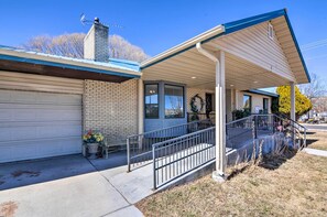 House (5 Bedrooms) | Interior - Bryce Canyon Area House w/ Mountain Views! (Tropic)