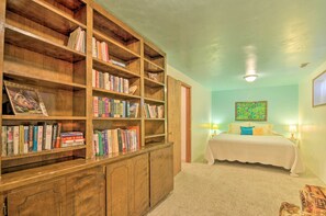 House (5 Bedrooms) | Interior