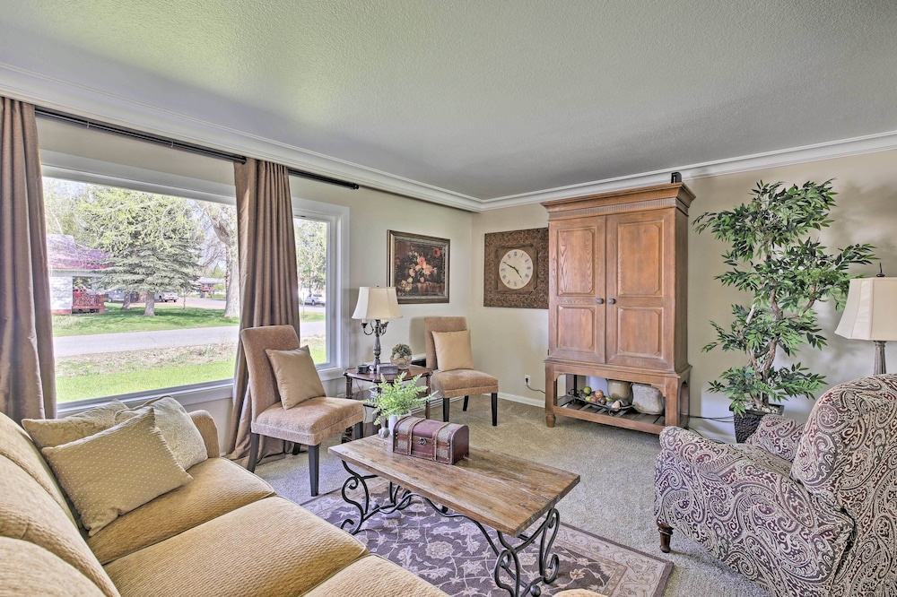 Ashton Escape w/ Yard: 56 Mi to West Yellowstone!