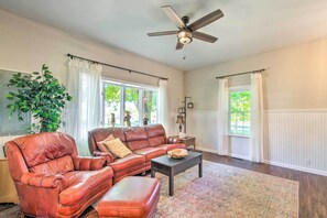 House (5 Bedrooms) | Interior - Beautifully Restored Farmhouse in Marshall! (Martinsville)