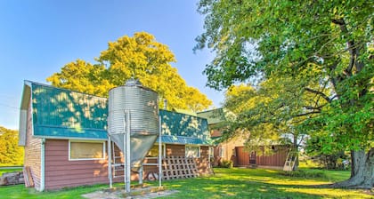 Beautifully Restored Farmhouse in Marshall!
