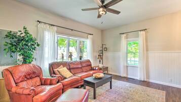 House (5 Bedrooms) | Interior