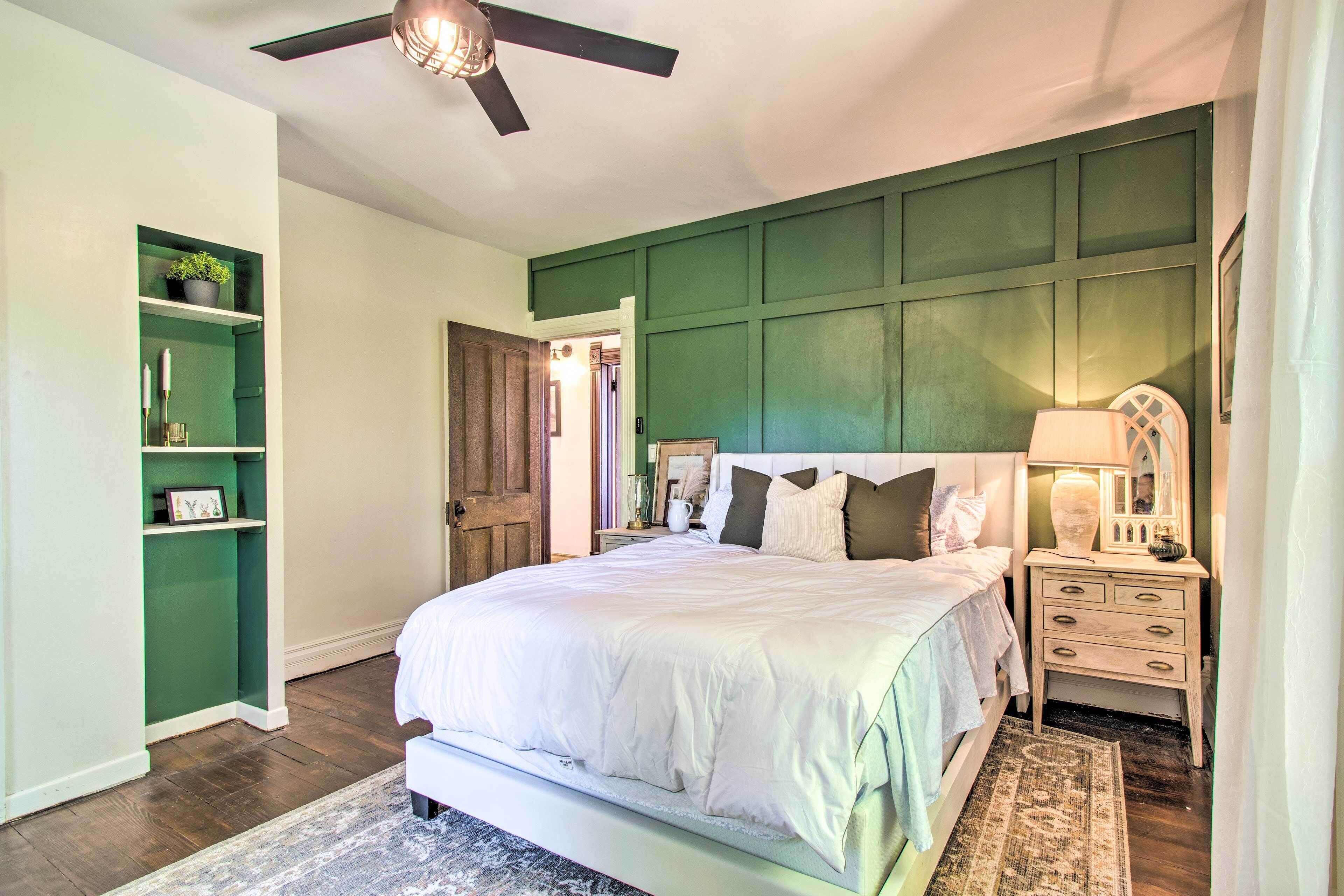 House (5 Bedrooms) | Interior