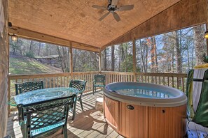 Terrace/patio - North Carolina Retreat w/ Hot Tub, Deck & Fire Pit (Bryson City)