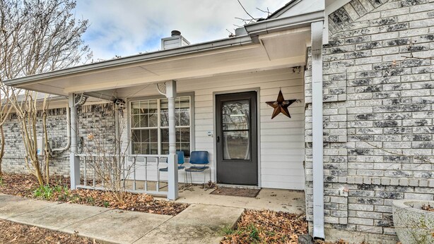 A house with a porch, a door, and a star decoration. - Blue Ridge Vacation Rental w/ Game Room! (Blue Ridge)