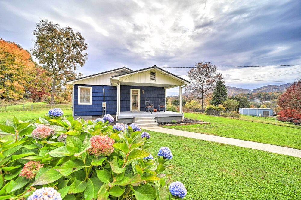 Charming Asheville Home: 7 Miles to Downtown!