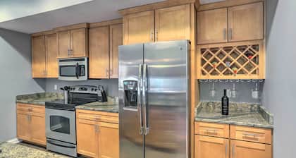 Central Cleveland Gem w/ Direct Skyline View!