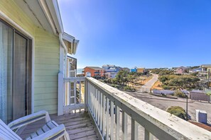 Apartment (3 Bedrooms) | Interior - Coastal Condo w/ Indoor & Outdoor Pool Access (Emerald Isle)