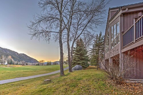 Charming Mtn Home on Golf Course ~ 4 Mi to Slopes!