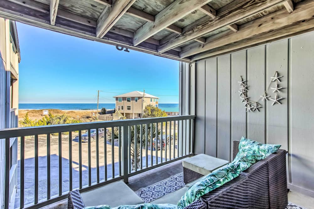 Condo w/ Pool Access - Walk to Beach!