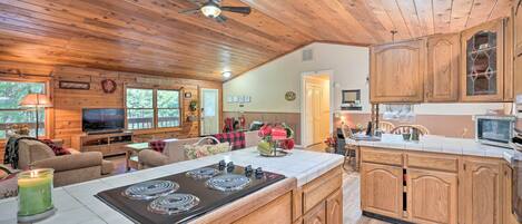 House (2 Bedrooms) | Interior