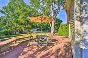 House (2 Bedrooms) | Interior - Cozy Southeast Michigan Home w/ Private Yard (Commerce Township)