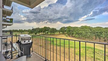 Apartment (2 Bedrooms) | Front of property