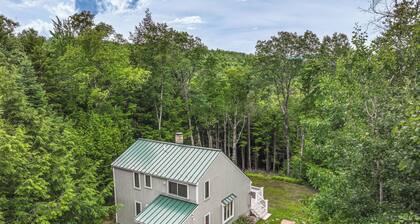 Campton Home w/ Mtn Views - Close to the Slopes!