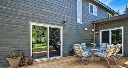 Creekfront Lincoln Home, Steps From Downtown!