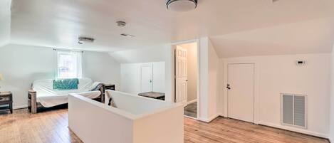 House (5 Bedrooms) | Interior