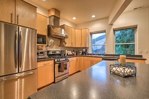 Apartment (3 Bedrooms) | Interior - Downtown Manitou Springs Home: Tranquil Creek View (Manitou Springs)