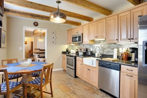 Cottage (3 Bedrooms) | Interior - 'cumberland Cottage' - 2 Blocks to Downtown Dover! (Dover)