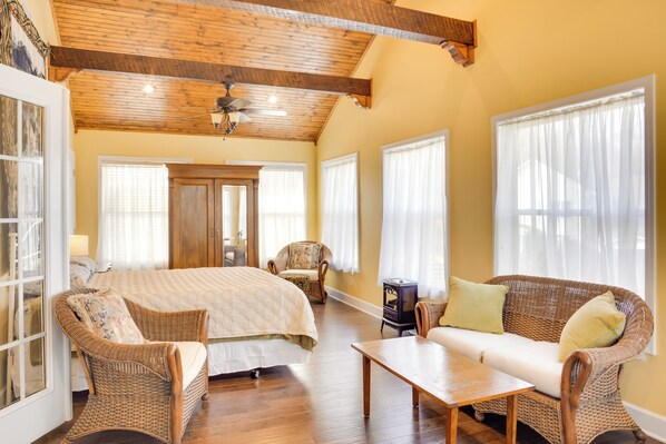 Cottage (3 Bedrooms) | Interior - 'cumberland Cottage' - 2 Blocks to Downtown Dover! (Dover)