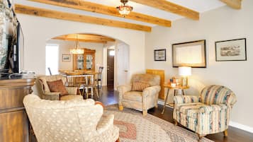 Cottage (3 Bedrooms) | Interior
