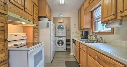 Cozy Oak Island House < 1 Mi to Beaches!