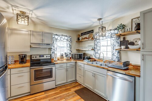 Dtwn Boone Home Walk to Appalachian State Campus!