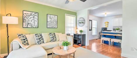 Casa (3 Bedrooms) | Área de sala de estar | Libros