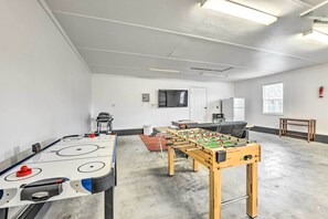 Games room - Cozy Bryson City Home w/ Fire Pit & Mtn Views! (Bryson City)
