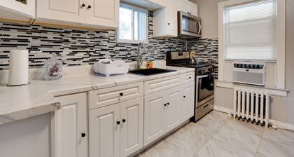 8 Mi to Metlife Stadium: Pet-friendly Home w/ Yard