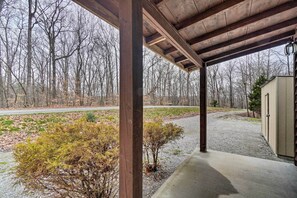 Interior - Cozy Tennessee Cabin Rental - 1 Mi to Lake (Byrdstown)
