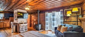 Cozy Tennessee Cabin Rental - 1 Mi to Lake