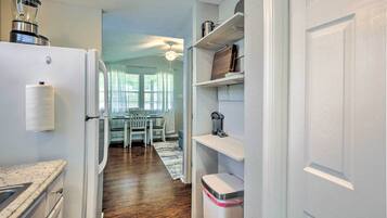 Casa (2 Bedrooms) | Cocina privada | Microondas, horno, parrilla de estufa y licuadora