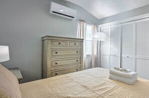 House (2 Bedrooms) | 2 bedrooms, bed sheets - Cozy Montgomery Home: Walk to Lake Conroe! (Montgomery)