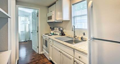 Cozy Montgomery Home: Walk to Lake Conroe!