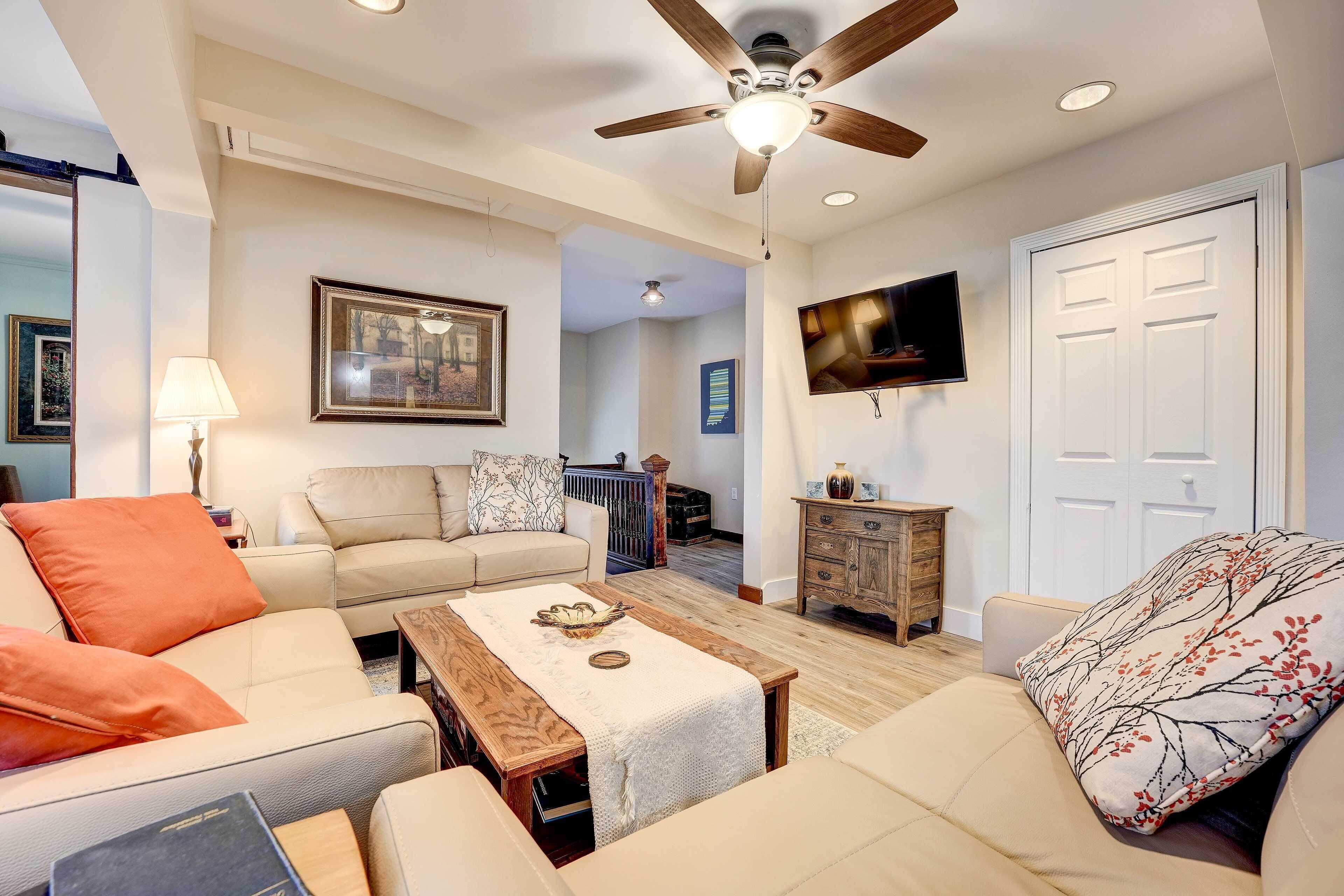 Fort Wayne Retreat, Walk to Parkview Field!