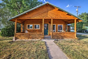 House (3 Bedrooms) | Front of property - Pet-friendly Augusta Cabin - Walk to Main Street! (Augusta)