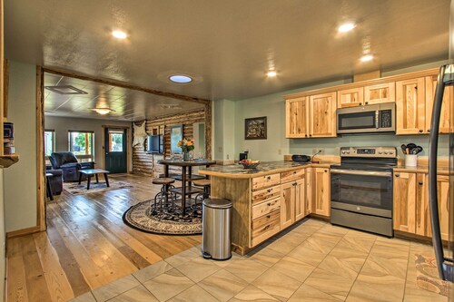 Pet-friendly Augusta Cabin - Walk to Main Street!