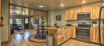Pet-friendly Augusta Cabin - Walk to Main Street!