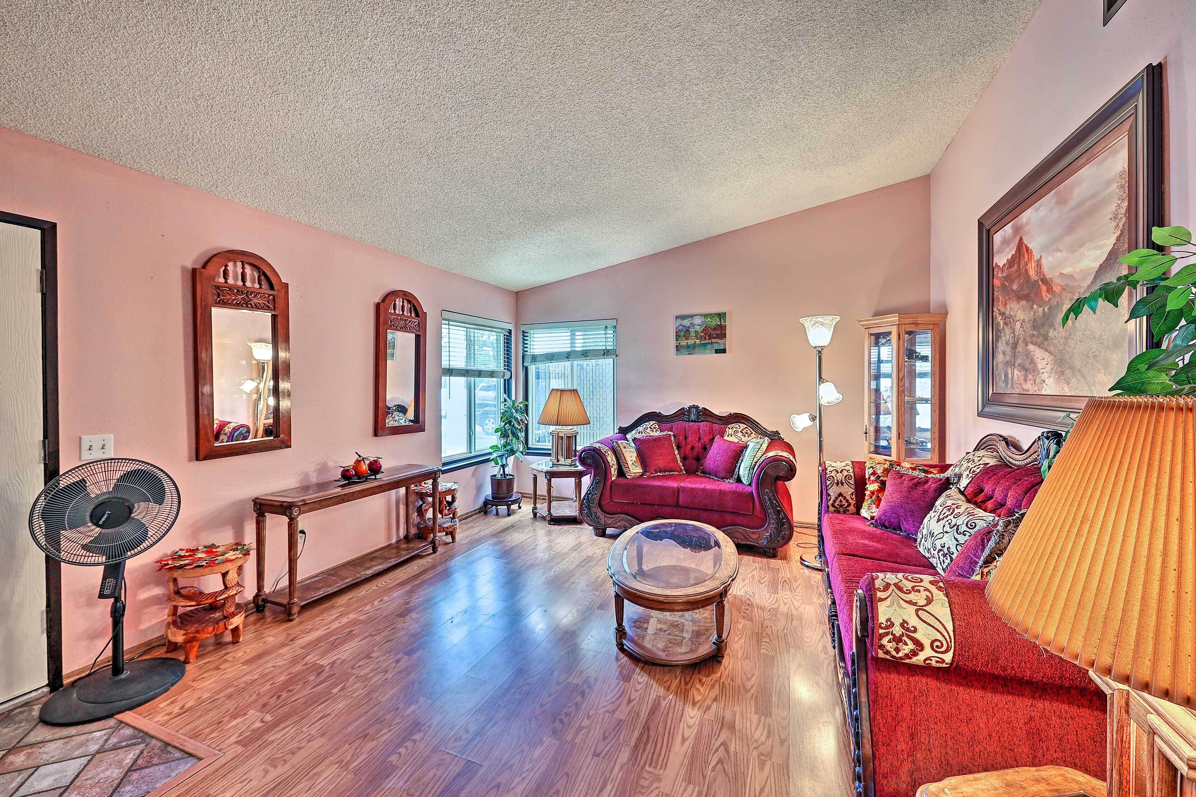 Eclectic Ontario Getaway w/ Private Hot Tub!