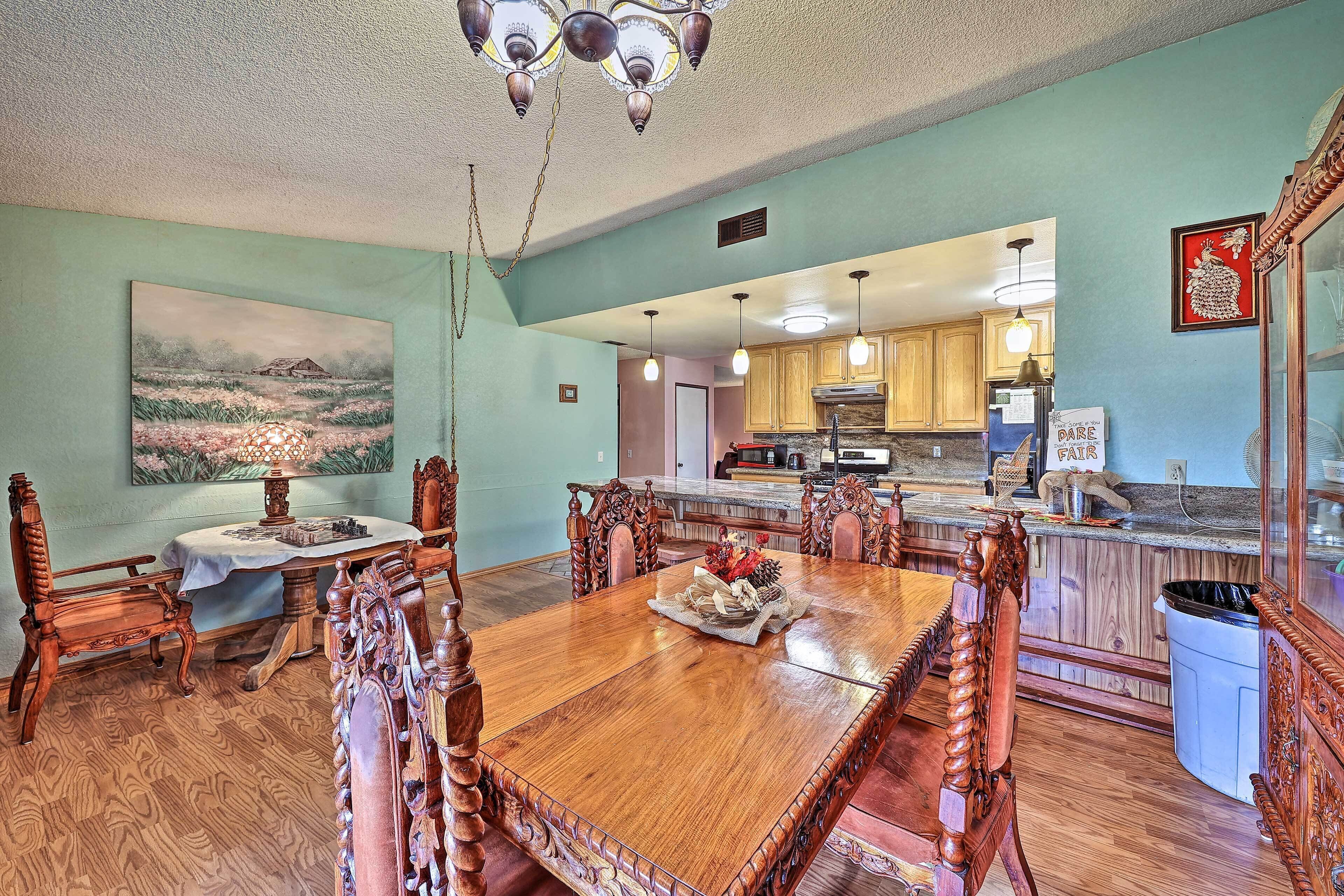 Eclectic Ontario Getaway w/ Private Hot Tub!