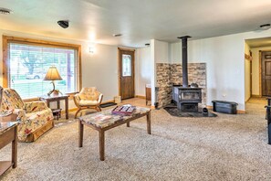 House (5 Bedrooms) | Interior