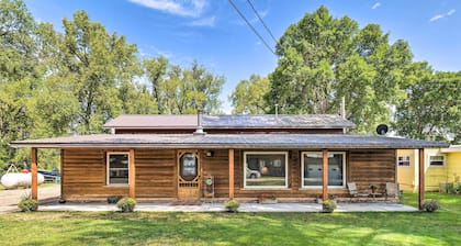 Family Home w/ Hot Tub - Walk to Johnson Lake!